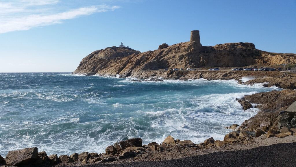Des vagues à L'Île-Rousse