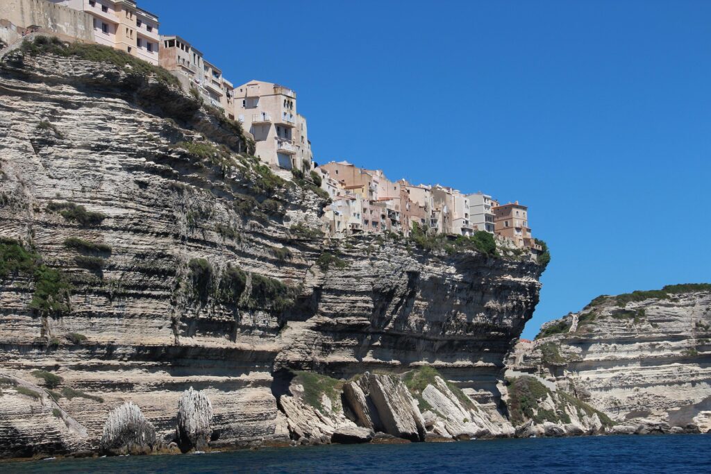 des falaises en Corse